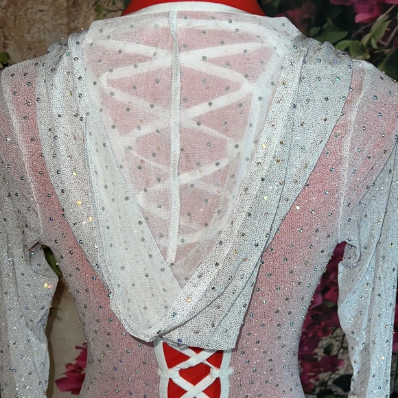 NWT Glittery white Bodysuit - Picture 8 of 15